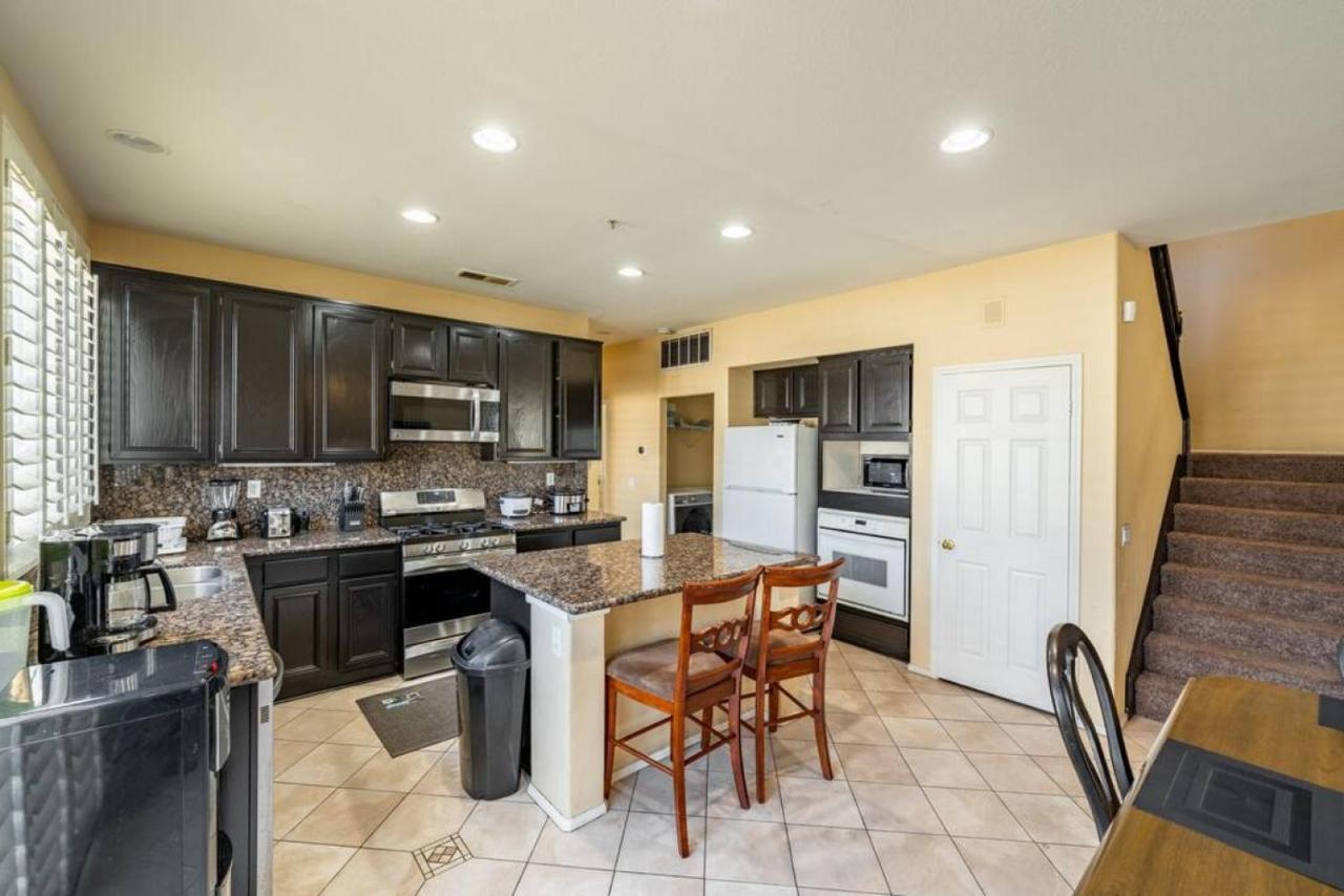 Family-Friendly 4Br Home - Spacious - Great Location Fontana Esterno foto